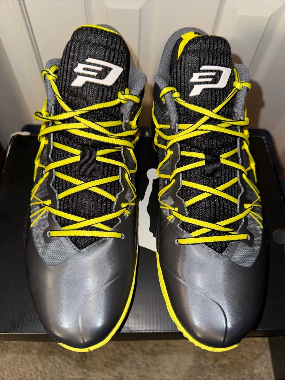 Jordan CP3.VII Sneakers Size 11 in dark grey, yellow and white